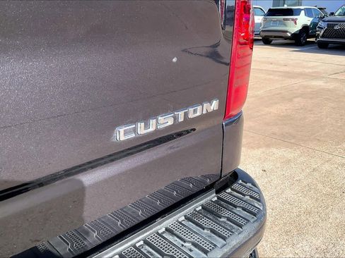 Used 2022 Chevrolet Silverado 1500 Custom image 11