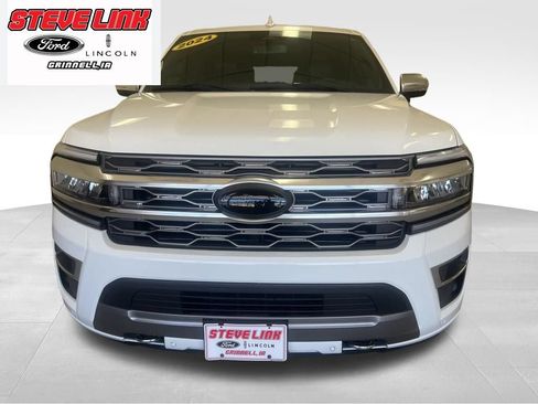 Used 2024 Ford Expedition Max Platinum AWD/4WD image 3