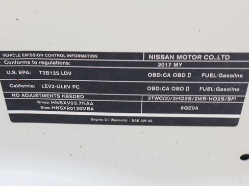 Used 2017 Nissan 370Z Coupe RWD image 14
