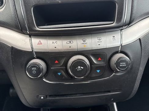 Used 2020 Dodge Journey SE w/ SE Popular Equipment Group image 27