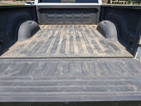 Used 2018 RAM 2500 SLT RWD image 31
