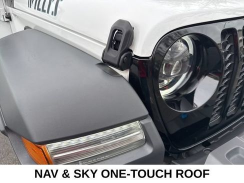 Used 2023 Jeep Wrangler Unlimited w/ Sun & Screen Package AWD/4WD image 34