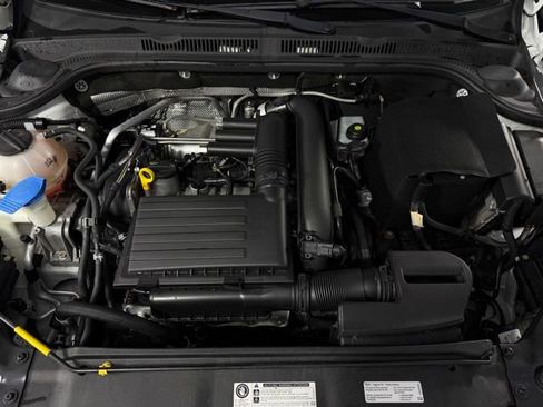 Used 2017 Volkswagen Jetta SE image 12