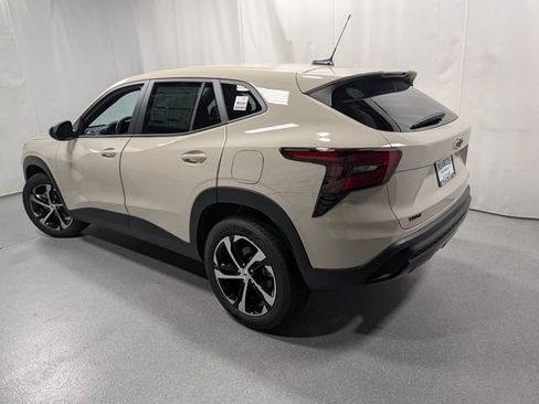 New 2026 Chevrolet Trax RS w/ Sunroof Package FWD image 6