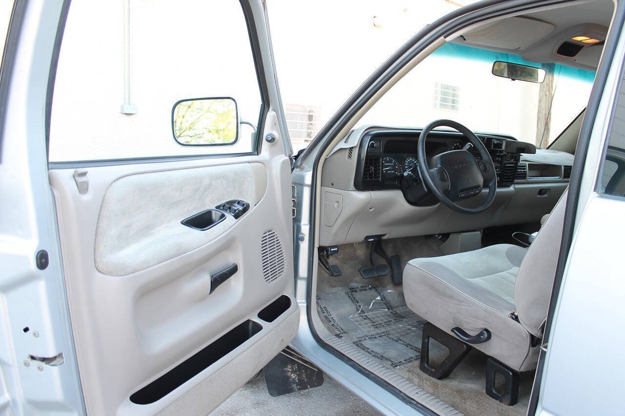 Used 1996 Dodge Ram 1500 Truck 2WD Club Cab image 22