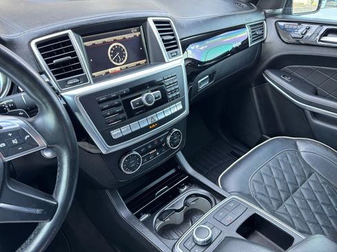 Used 2016 Mercedes-Benz GL 550 4MATIC image 31