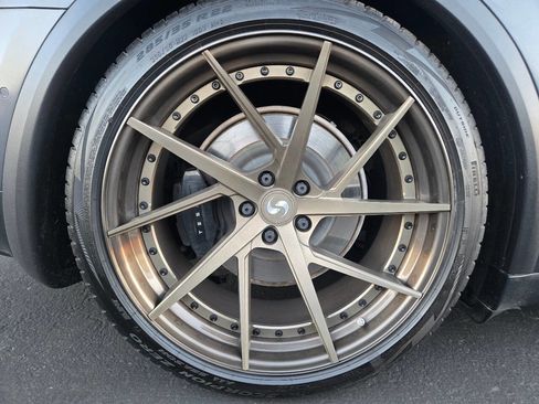 Used 2022 Tesla Model X Plaid image 17