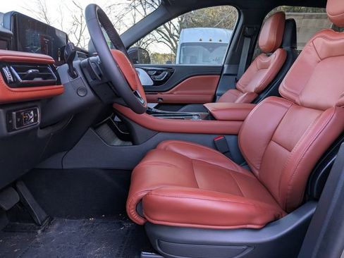 New 2025 Lincoln Aviator Reserve w/ Equipment Group 201A image 18