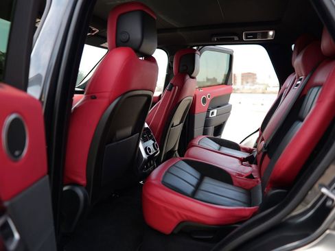 Used 2019 Land Rover Range Rover Sport HST image 31