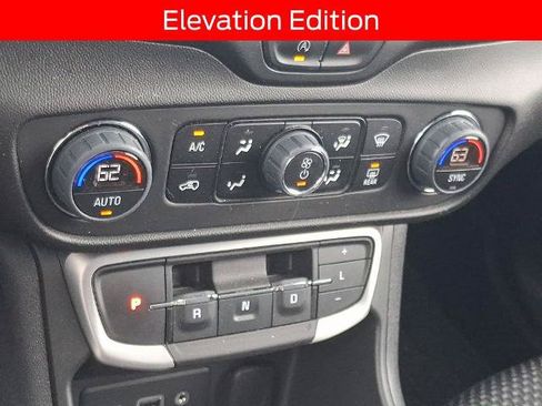 Used 2023 GMC Terrain SLE w/ Driver Convenience Package AWD/4WD image 15