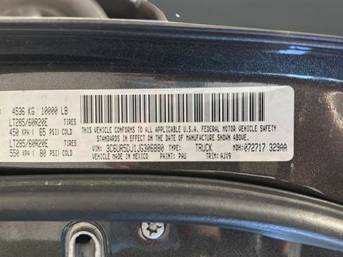 Used 2018 RAM 2500 Big Horn w/ Sport Appearance Group AWD/4WD image 23