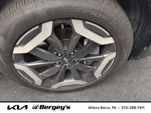 Certified 2023 Kia Telluride S w/ S Sunroof Package AWD/4WD image 5