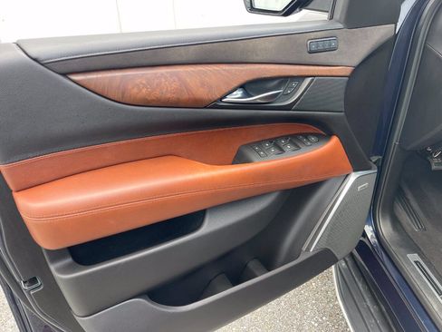Used 2020 Cadillac Escalade Luxury RWD image 39