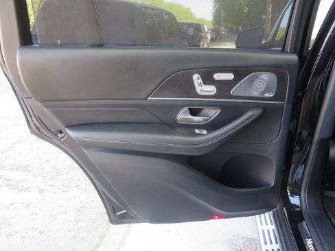 Used 2020 Mercedes-Benz GLS 450 4MATIC image 31