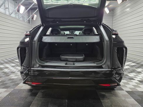 Used 2024 Cadillac Lyriq Tech AWD/4WD image 38