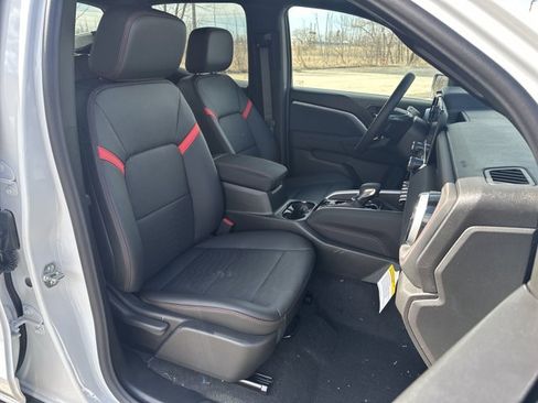 New 2025 Chevrolet Colorado Z71 w/ Z71 Convenience Package 2 image 31