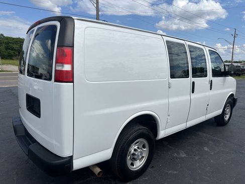 Used 2017 Chevrolet Express 2500 RWD image 7