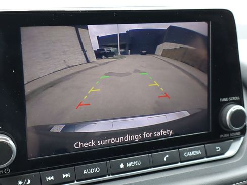 Used 2024 Nissan Rogue SV w/ SV Premium Package FWD image 8