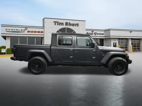 Used 2022 Jeep Gladiator Sport w/ Trailer Tow Package AWD/4WD image 6
