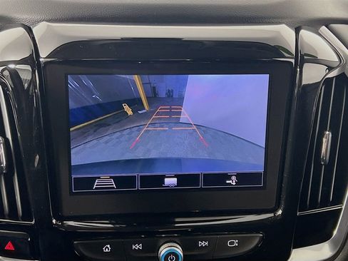 Used 2020 Chevrolet Traverse LT w/ Driver Confidence II Package image 13