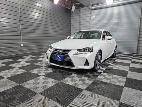 Used 2018 Lexus IS 300 image 44