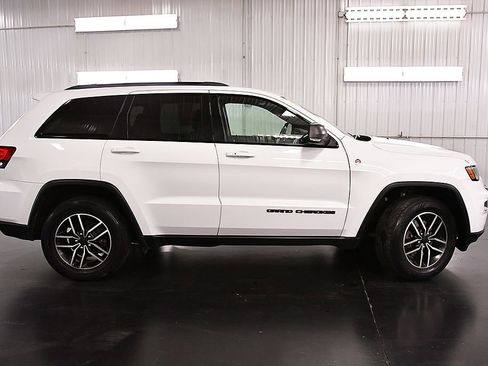 Used 2020 Jeep Grand Cherokee Trailhawk AWD/4WD image 9