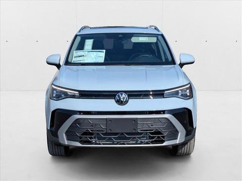 New 2025 Volkswagen Taos SE image 6