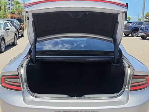 Used 2018 Dodge Charger SXT Plus RWD image 6