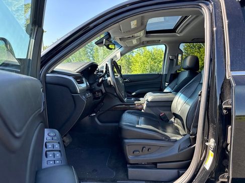 Used 2018 Chevrolet Suburban LT AWD/4WD image 9