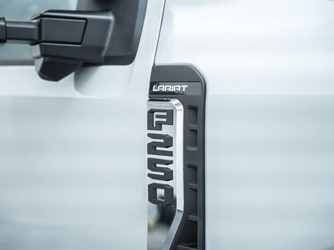 New 2026 Ford F250 Lariat w/ Lariat Premium Package AWD/4WD image 15