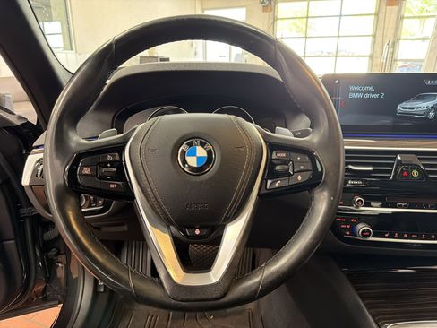 Used 2018 BMW 530i xDrive image 15