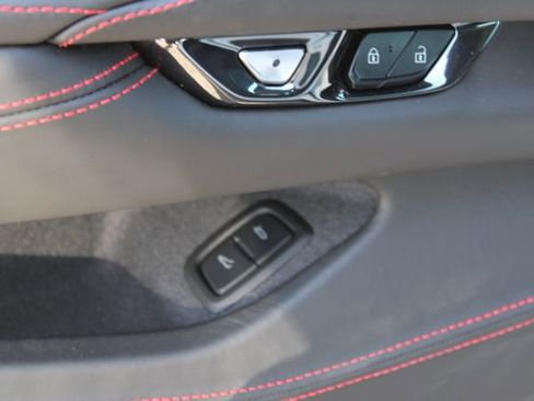 Used 2025 Chevrolet Corvette Z06 w/ Stealth Interior Trim Package image 15