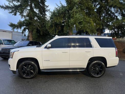 Used 2017 GMC Yukon SLT image 2