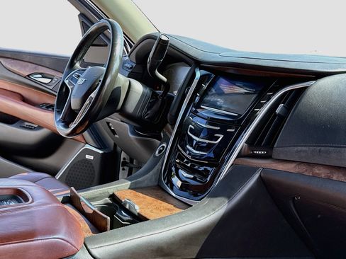 Used 2015 Cadillac Escalade ESV Premium AWD/4WD image 5