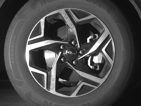 Used 2025 Kia Sportage LX image 13