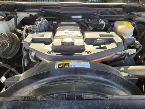 Used 2018 RAM 2500 Tradesman w/ Chrome Appearance Group image 23