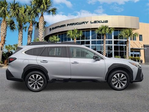 Used 2023 Subaru Outback Limited image 4