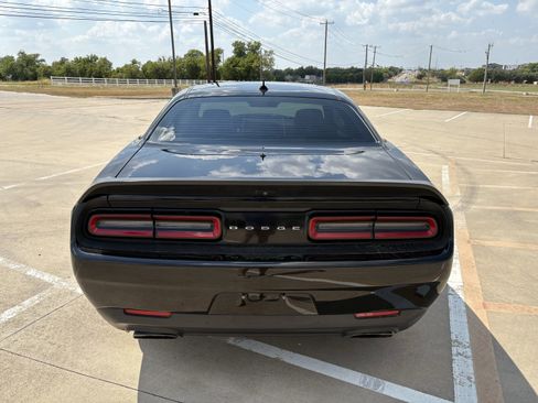 Used 2020 Dodge Challenger R/T Scat Pack image 4