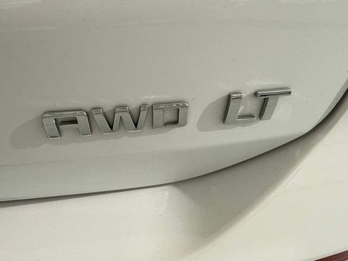 Used 2024 Chevrolet Equinox LT AWD/4WD image 9