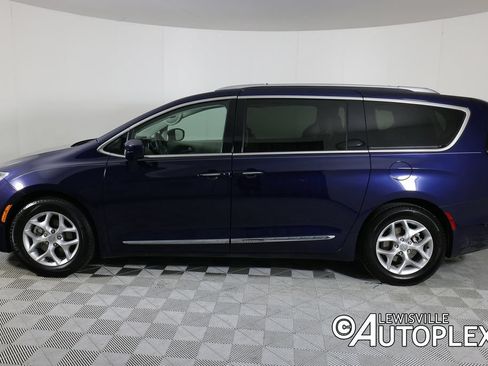 Used 2019 Chrysler Pacifica Touring-L Plus FWD image 8