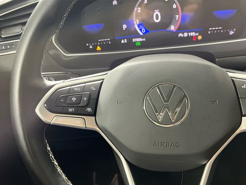 Used 2023 Volkswagen Tiguan SE FWD image 19