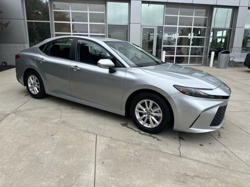 Certified 2025 Toyota Camry LE FWD image 2