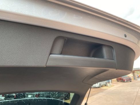 Used 2024 Volkswagen Taos SE image 14