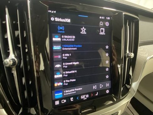 Used 2025 Volvo S60 T8 Ultra image 21