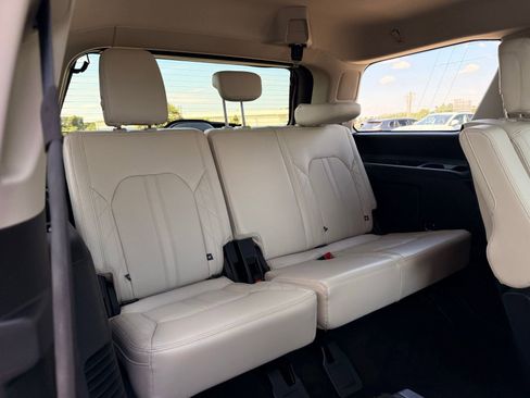 Used 2020 Ford Expedition Platinum image 35