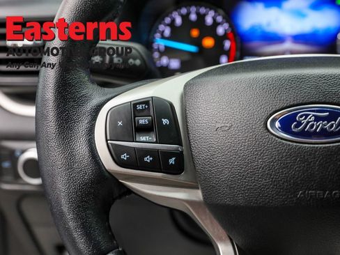 Used 2022 Ford Explorer XLT image 15