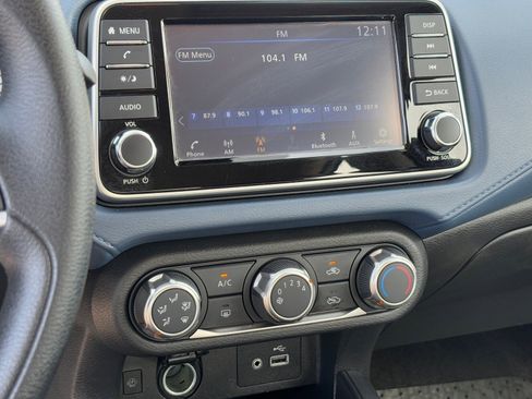 Certified 2025 Nissan Versa SV image 22