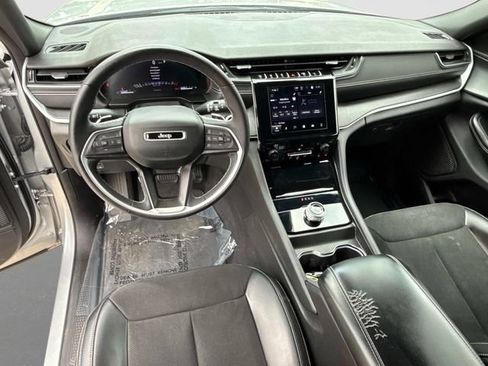 Used 2024 Jeep Grand Cherokee L Laredo AWD/4WD image 16