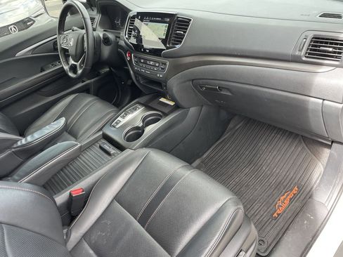 Used 2023 Honda Passport TrailSport image 12