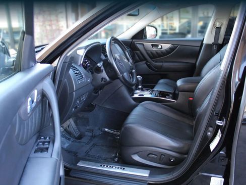 Used 2017 INFINITI QX70 3.7 w/ Premium Package image 9